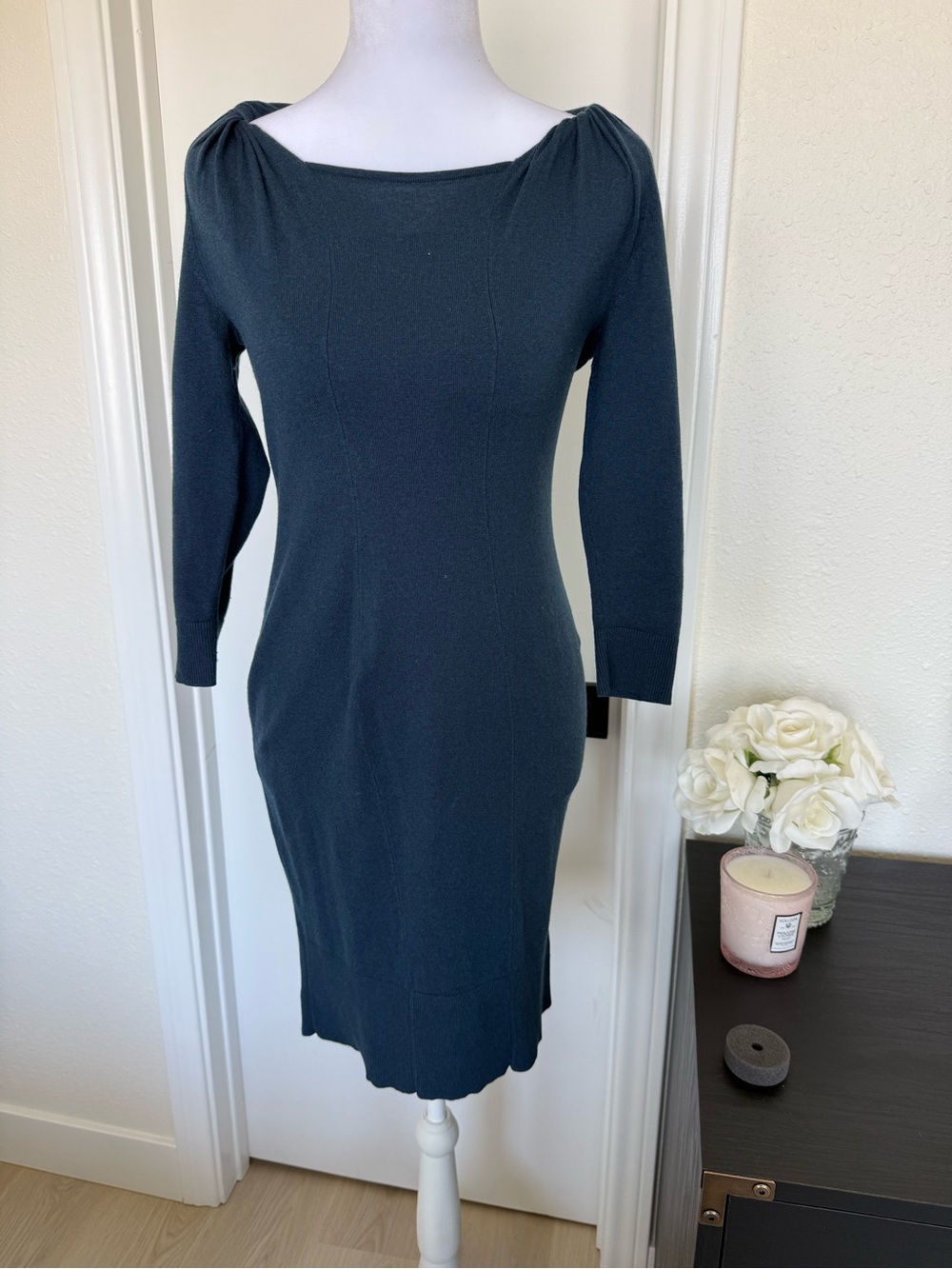 Banana Republic Classic Black Long-Sleeve Twisted Boatneck Women’s Dress